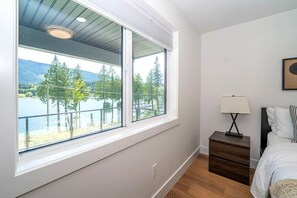 2 bedrooms, desk, free WiFi, bed sheets