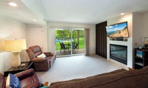 Smart TV, fireplace