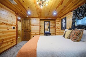 3 bedrooms, WiFi, bed sheets - The Riverman House, Broken Bow (Broken Bow)