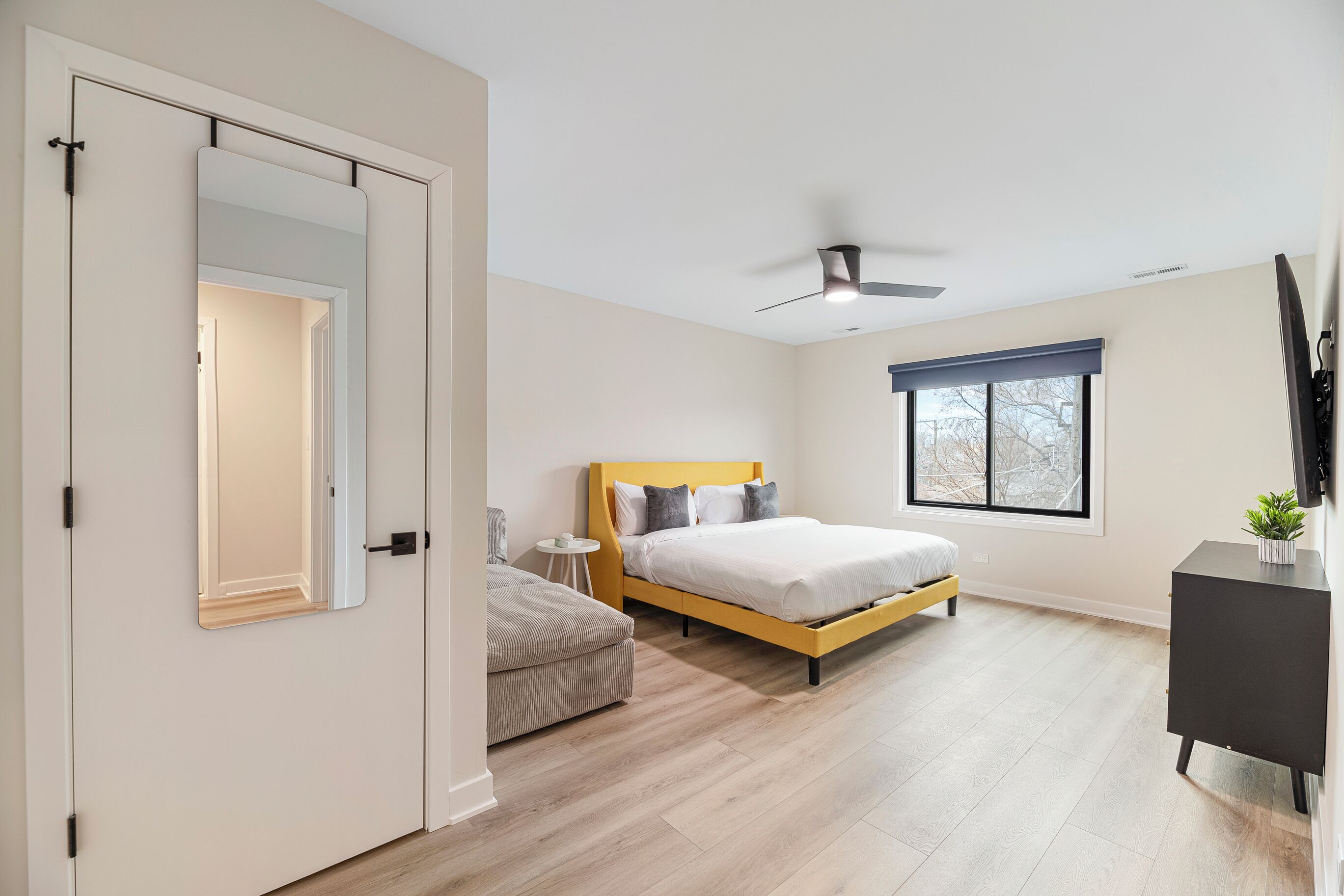 2 bedrooms, desk, iron/ironing board, free WiFi