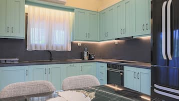 Forn, placa de cuina i rentaplats