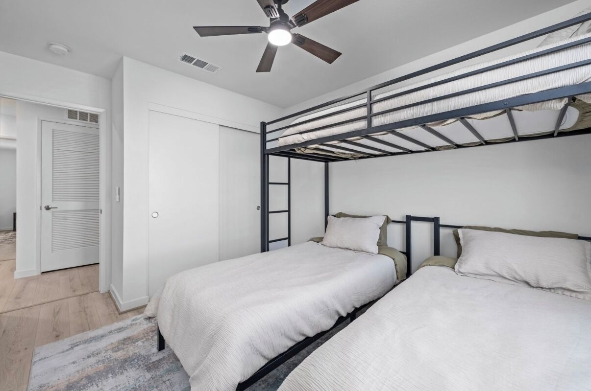 3 bedrooms, iron/ironing board, travel crib, free WiFi