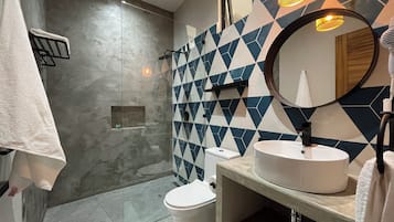Shower, free toiletries, hair dryer, towels