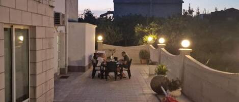 Outdoor dining