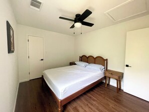 1 Schlafzimmer, kostenloses WLAN, Bettwäsche