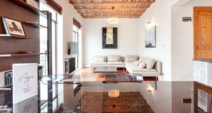 Restored, historical stylish 2bedroom with Netflix