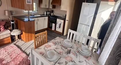 Coastfields HF11 Beautiful Spacious Caravan