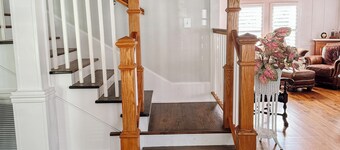 Charming gated stately home on 5 acres