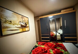 2 bedrooms, iron/ironing board, WiFi, bed sheets