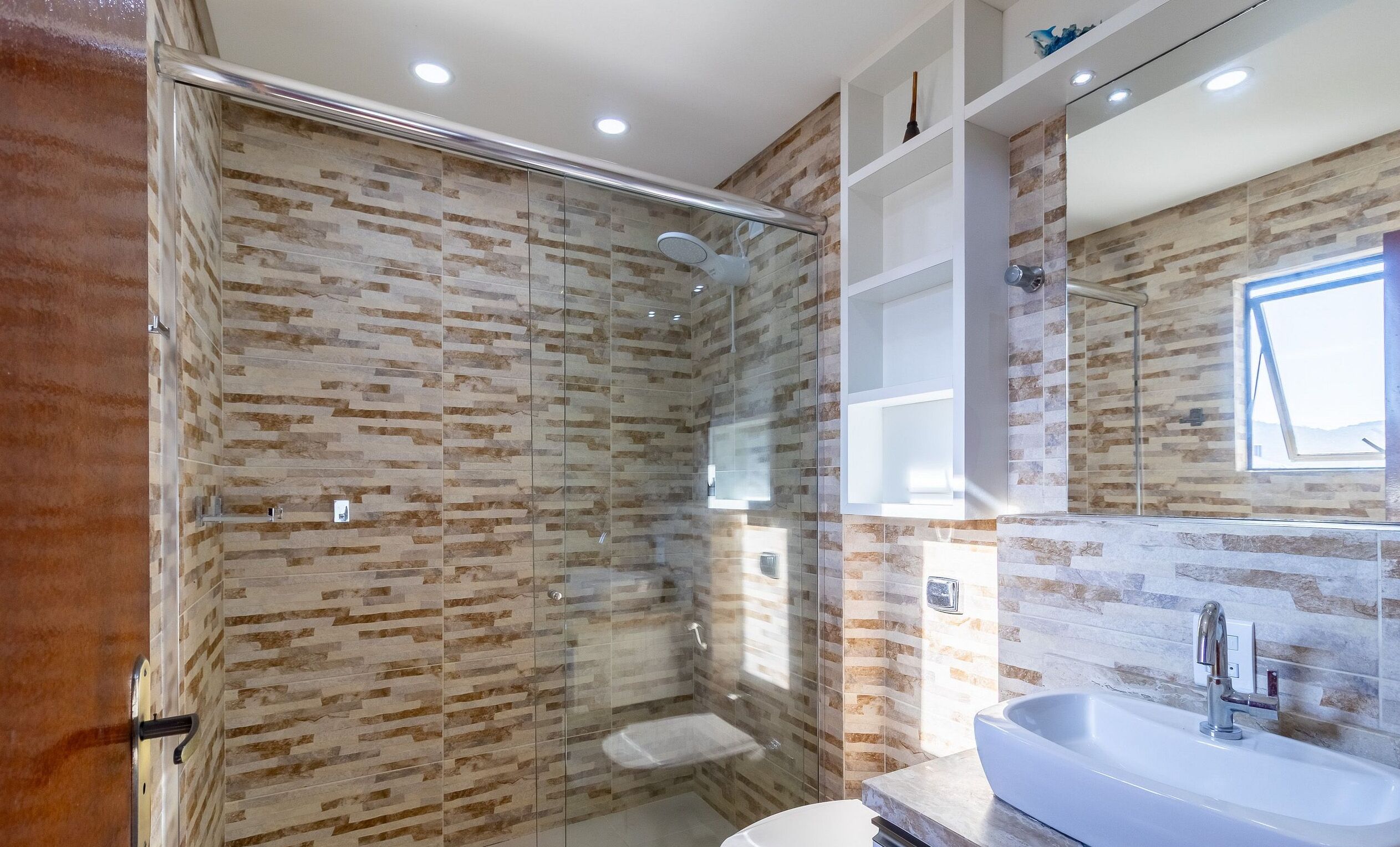 Basic Apartment | Bathroom