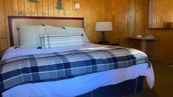 1 bedroom, bed sheets