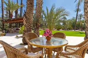 Outdoor dining - Historical Palms by Fidalsa (Elche)