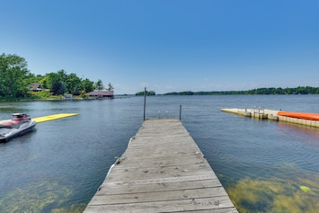 Hammond Vacation Rental | 2BR | 1BA | 800 Sq Ft | Stairs to Access