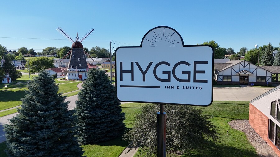 Hygge Inn & Suites