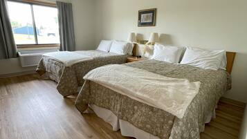 Double Room, 2 Queen Beds | Desk, free WiFi, bed sheets