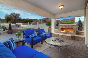 Terrace/patio - Breathtaking Family Retreat in Elite Gold Canyon! (Gold Canyon)
