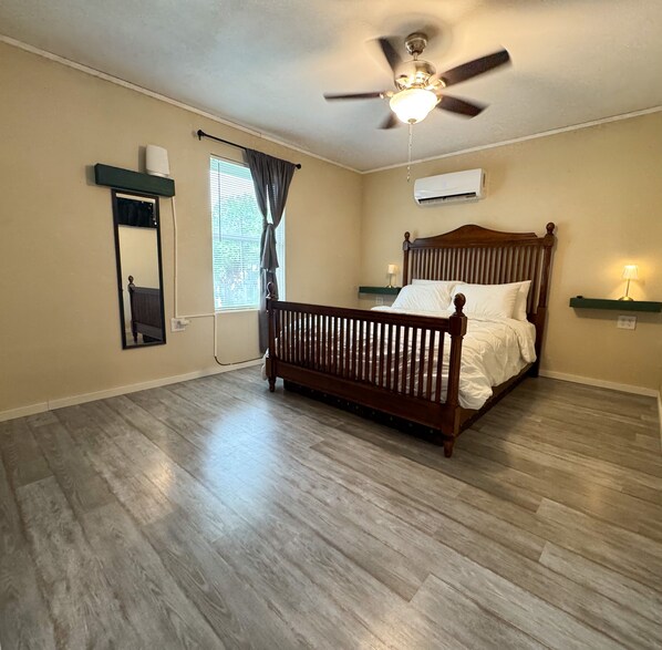 2 bedrooms, iron/ironing board, free WiFi, bed sheets