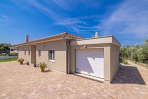 Exterior - Villa FUSKA with private pool (Pinezići)