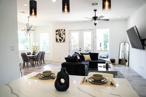 Modern 3-Bedroom Houston Gem – Comfort, Style & Location!