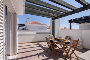 Outdoor dining - Vrbo Property (Unknown)