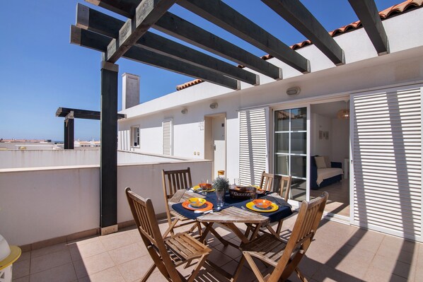 Outdoor dining - Vrbo Property (Unknown)