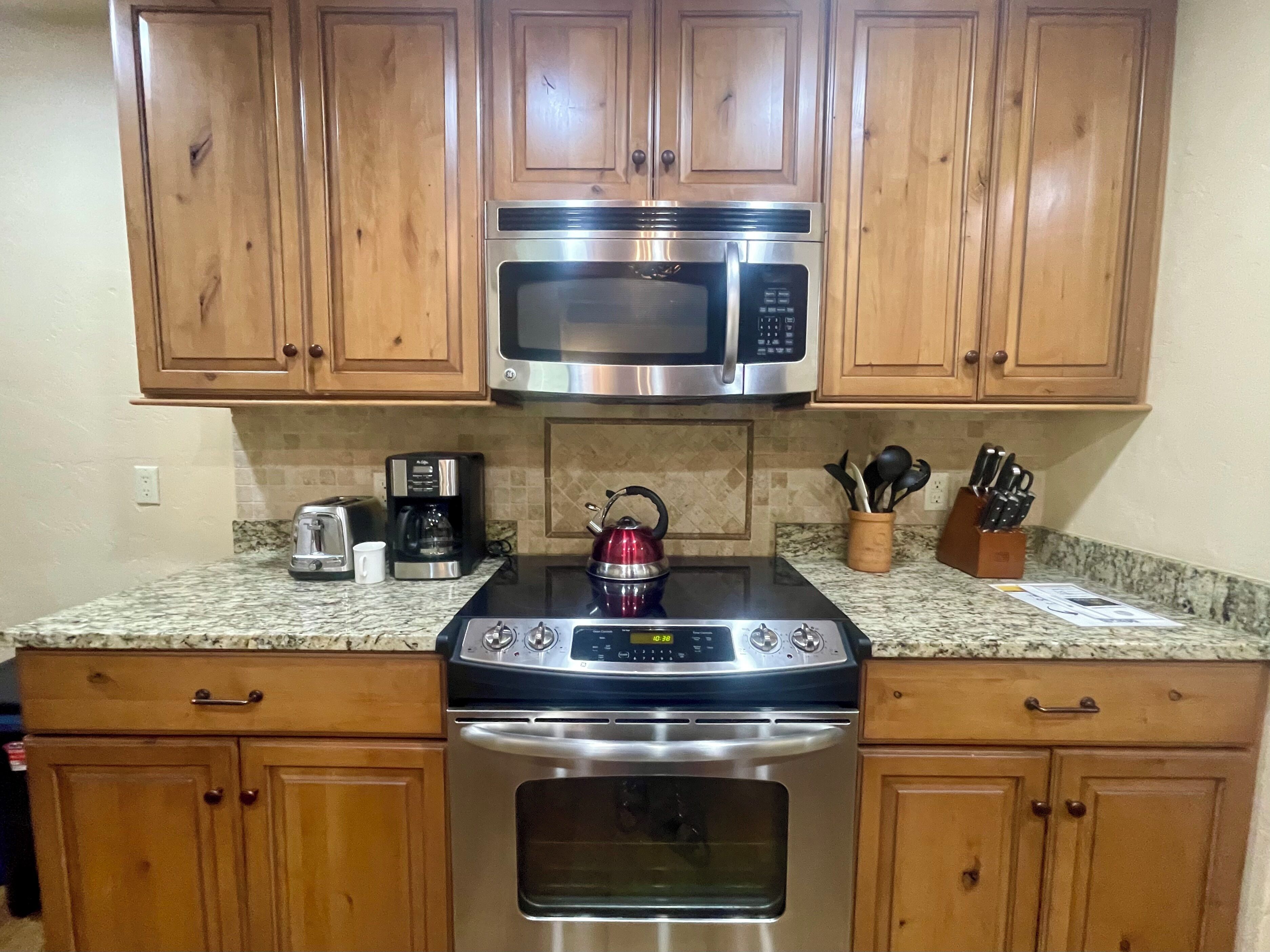 Condo, Multiple Beds, Balcony, Mountain View (LongBranch #301) | Private kitchen