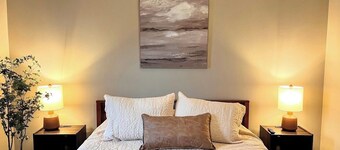 2-bedroom 1 bathroom, in unit laundry, pet friendly, carport parking , WiFi