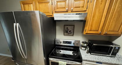 2-bedroom 1 bathroom, in unit laundry, pet friendly, carport parking , WiFi