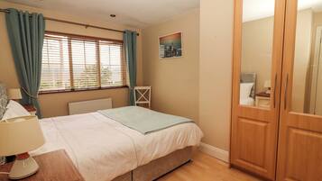 3 bedrooms, individually decorated, individually furnished, free WiFi