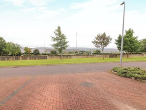 المنطقة المحيطة بالمنشأة