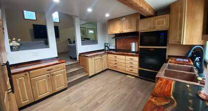 10+ Acres Private 3story Royal Gorge retreat