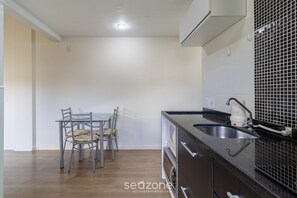 Basic Apartment | Private kitchen