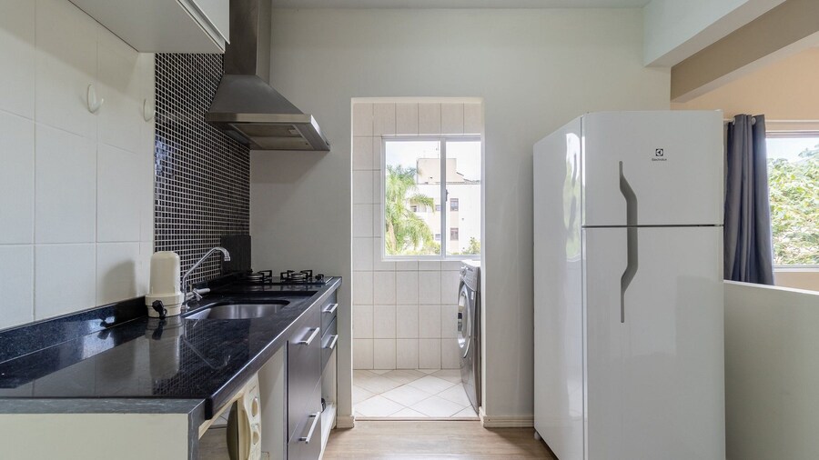 Apt 700m From Ingleses Beach Mab0203