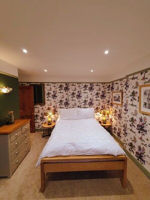 Superior Double Room, Garden View | Free WiFi - The Lodge Stanwell (Staines)