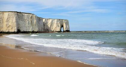Stunning four bed Beach House with garden and parking