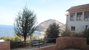 ファミリー ダブルまたはツインルーム パティオ | WiFi (無料)