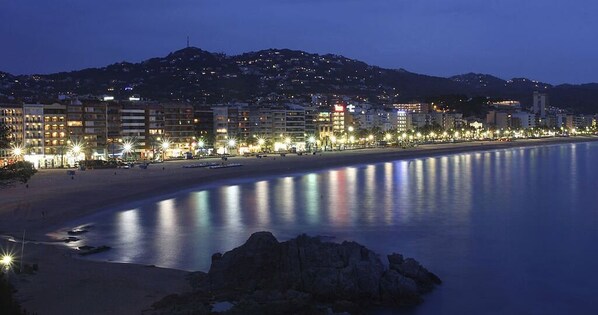 Solsenger og strandhåndklær
