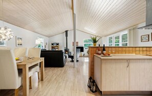 Interior - 3 bedroom stunning home in Hals (Hals)