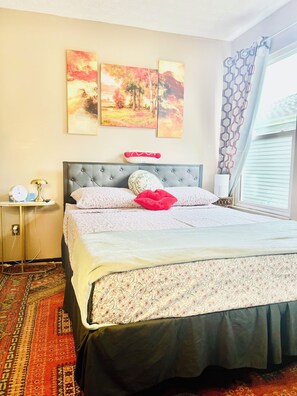 3 slaapkamers, een strijkplank/strijkijzer, wifi, beddengoed
