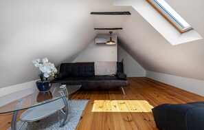 Smart TV, fireplace, table football, ping pong - Gorgeous home in Jaskovo (Jaskovo)