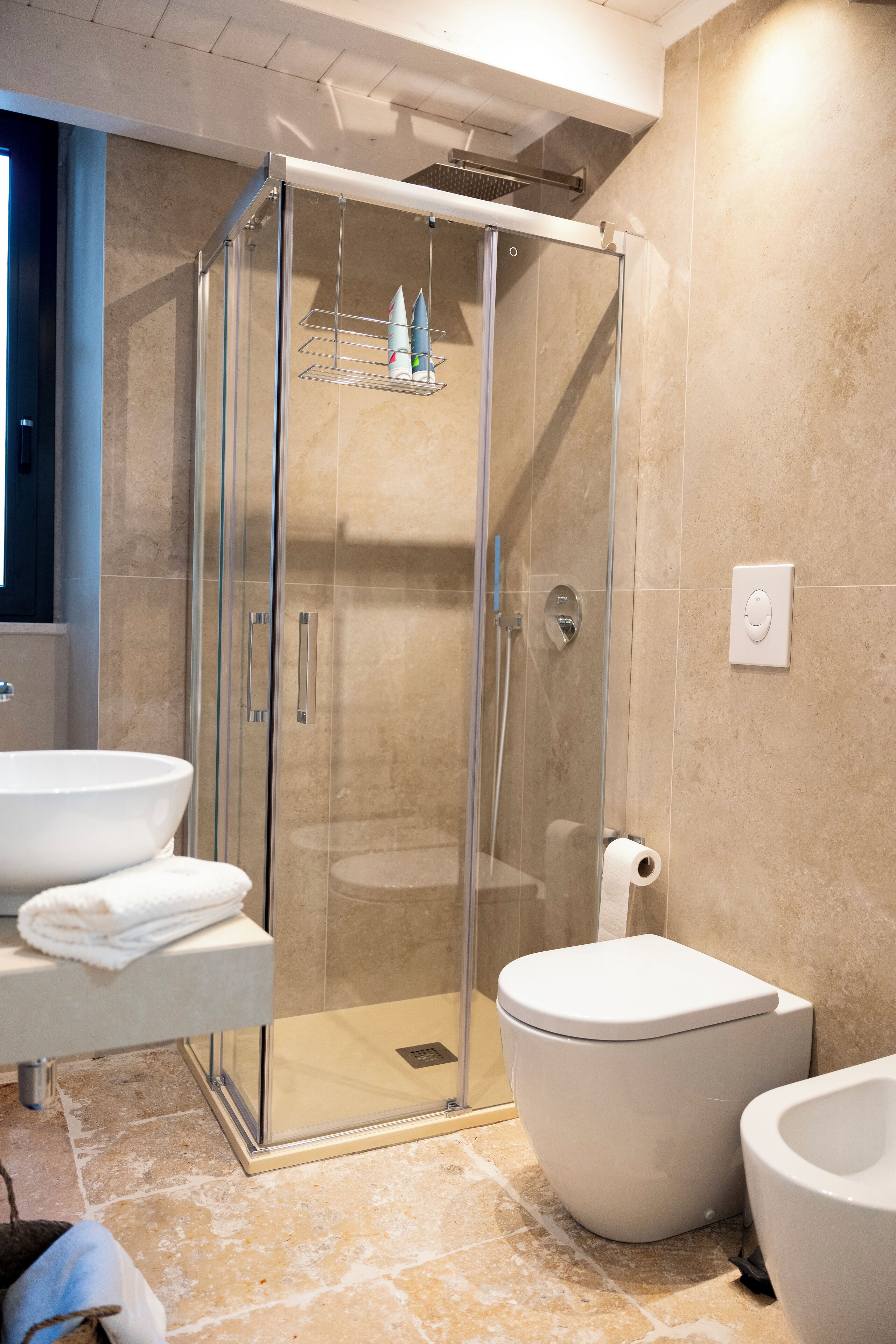 Studio, dapur | Kamar mandi | Shower, pengering rambut, sandal, dan handuk