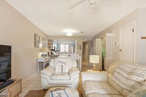 Smart TV, ping pong, stereo, offices