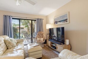 Smart TV, ping pong, stereo, offices