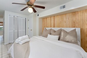 1 室のベッドルーム、アイロン / アイロン台、WiFi (無料)、ベッドシーツ