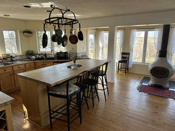 Micro-ondes, four, plaque de cuisson, lave-vaisselle