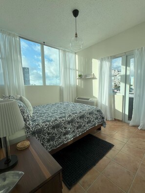 2 bedrooms, in-room safe, iron/ironing board, free WiFi