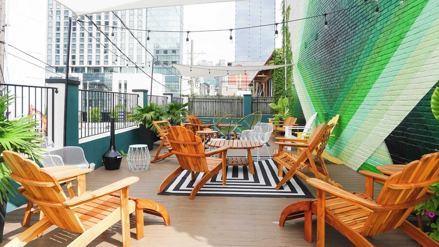 Sleeps 48 25 Units 2 Blocks From Broadway Sobro Guest House by Avantstay