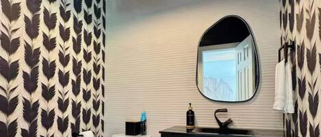 Hair dryer