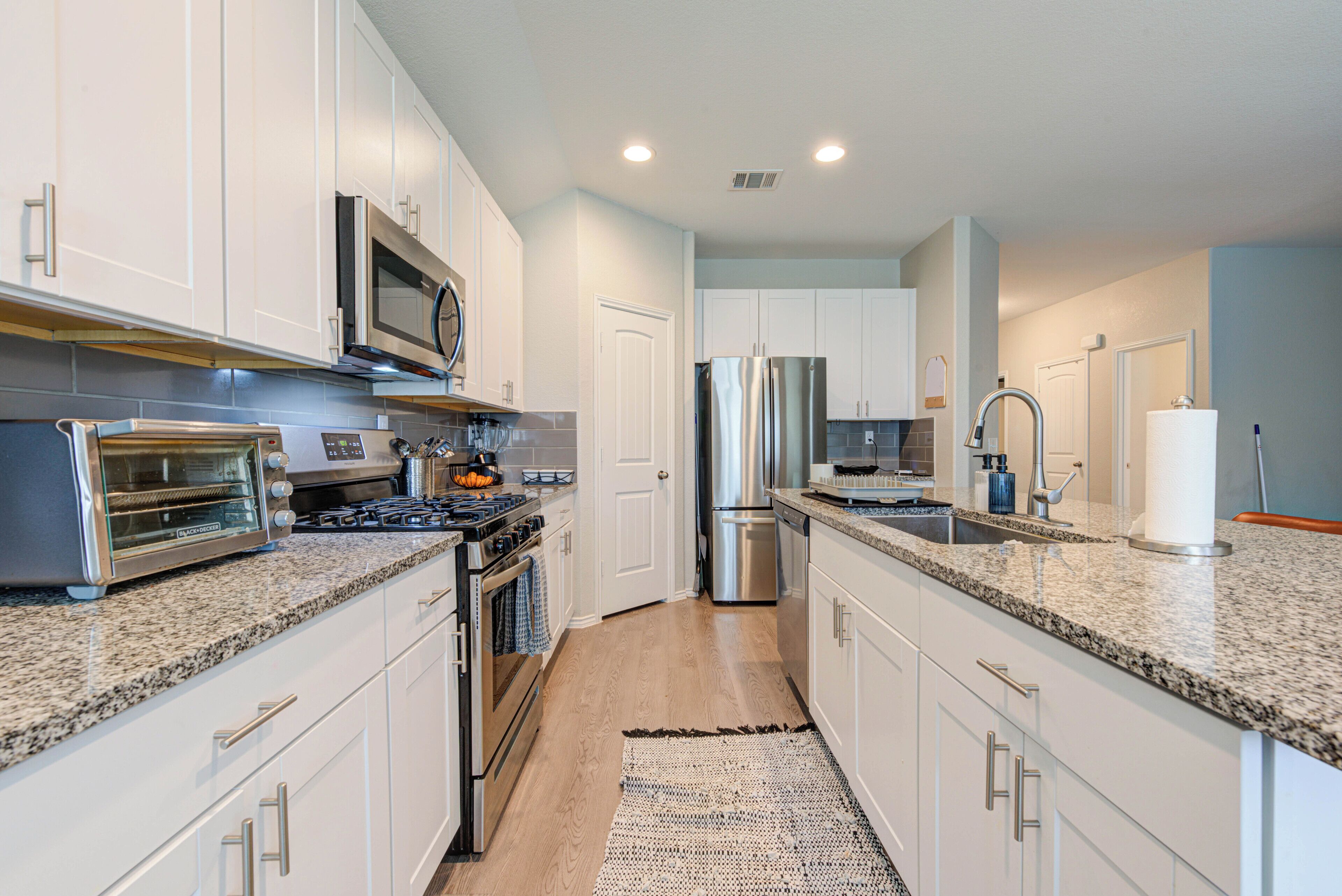 Mikrowelle, Ofen, Herdplatte, Geschirrspüler