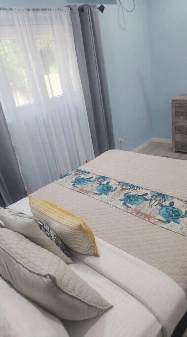 WiFi, bed sheets